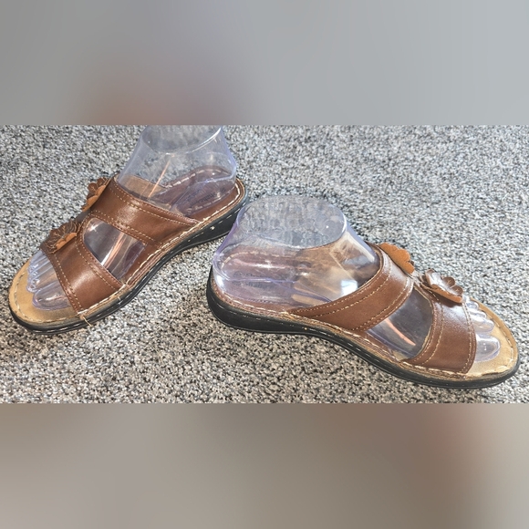 Shaboom Women's FlowerSlide Brown Sandals Size 6 - Picture 3 of 9